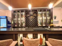 The Neeraj River Forest Resort - bar