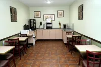 Econolodge Huntsville - breakfast
