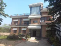 HOTEL GAYATRI Palace Hotels in Mughalsarai Railway Settlement