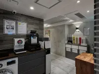 L hostel Hotels near Gallery All
