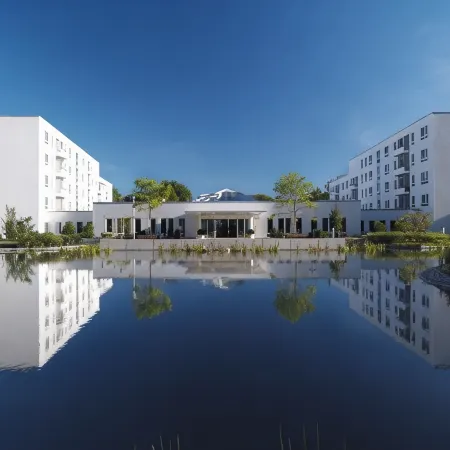 NewLivingHome Residenzhotel Hamburg Отели рядом с достопримечательностью «Жилой район Ленцзидлунг»