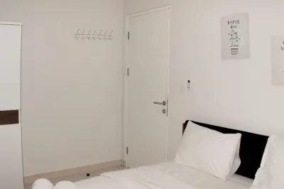 Minimalist and Comfort 2Br at Springlake Summarecon Bekasi Apartment Hotell i Harapan Baru