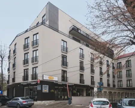 ヘミングウェイ レジデンス ブカレストのホテル