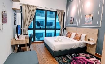 The Colony/Luxe by Infinitum