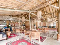 Bungalow Cafe Gili Beachfront