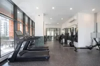 Slate Suite 1BR & City Views
