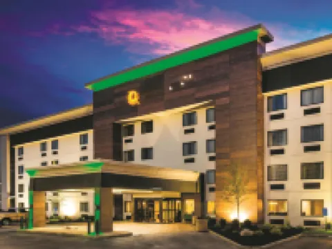 La Quinta Inn & Suites by Wyndham Cincinnati NE - Mason Hotels in Deerfield Township
