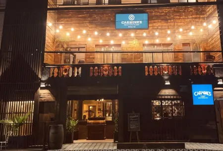 Hotel Sonetto Отели рядом с достопримечательностью «Культурный центр, монетный двор и площадь Сьюдадана»