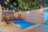 Youssef Exceptionnel Merida - Pools
