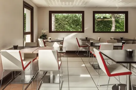 Ibis Auch Отели в г. Сен-Жан-ле-Комталь