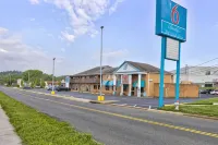 Motel 6 Falls Church, VA - Arlington Boulevard فنادق في West Falls Church