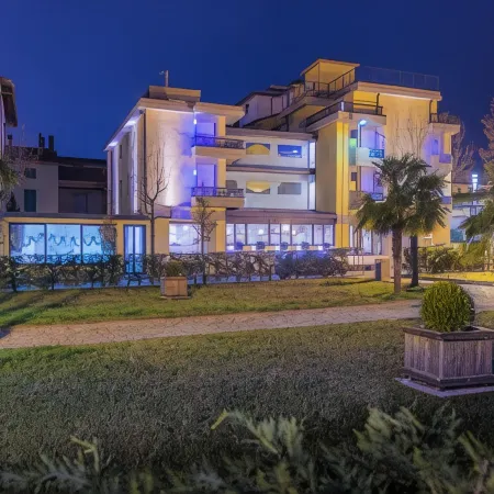 Hotel Montebello