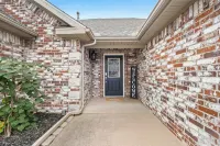 Greenway Getaway: Central to NWA & on the Razorback Greenway Hotels in Rogers