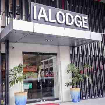 Ialodge Hotel Exterior
