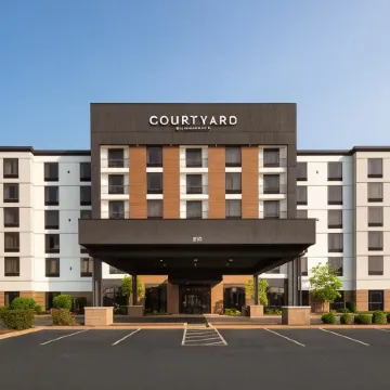 Courtyard Louisville Airport Отели рядом с достопримечательностью «Сикс Флэгз Кентакки Кингдом»