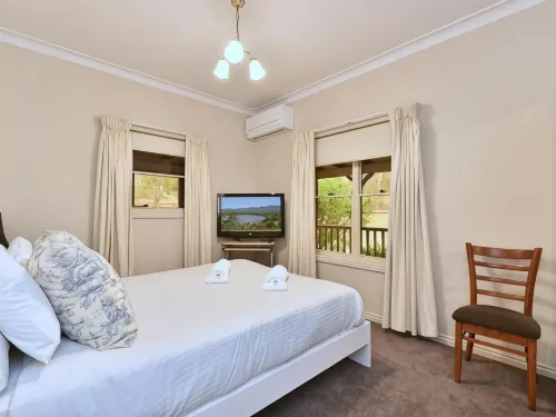 King 3 - Close Proximity to Bimbadgen and Hope Estate Concerts Hotels in Rothbury