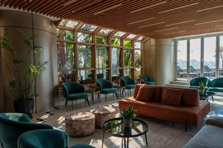 360 Nicosia Heights, Gym & Pool Отели рядом с достопримечательностью «Кипрский университет»