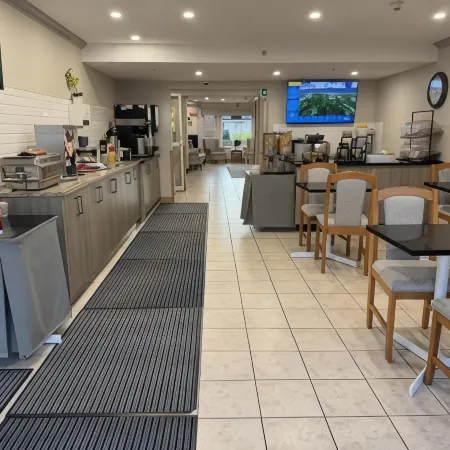 Western Budget Motel #1 Leduc/Nisku Отели в г. Ледук