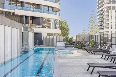 Peppers Broadbeach Отели рядом с достопримечательностью «Панорама Тауэр»