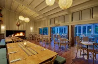 Awaroa Lodge Hotels in Pohara