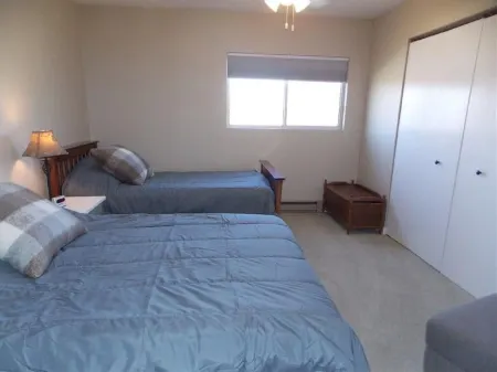 Great for Vacationers • Bird Watchers • Davis Bessie • Fishing-Charters on Site