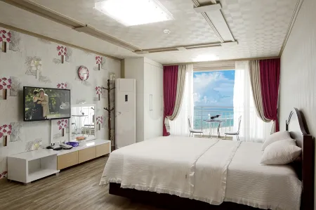 Yeongdeok Pine Beach Pension Отели рядом со станцией Jangsa Station