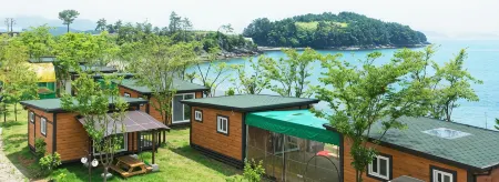 Goseong Suseong Green Bee Pension Отели в г. Косон