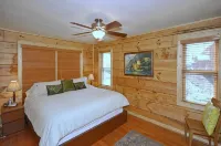 Breathtaking Mountain Views and Hot Tub - Spectacular Log Cabin Oasis