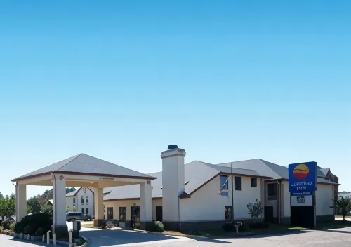 Columbia Inn & Suites Hotels in Columbia