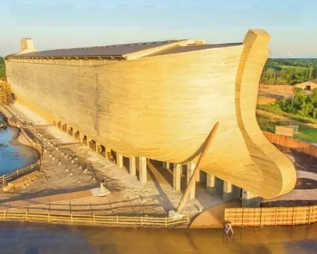 Cozy Cottage on Main. Halfway between the Ark and Creation Museum! Hotels in Walton