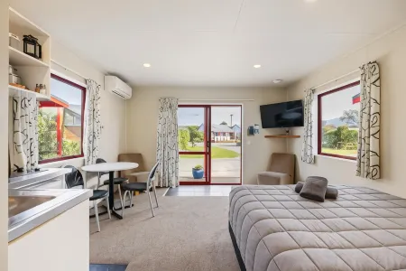 Kaikoura Top 10 Holiday Park Отели в г. Кайкоура