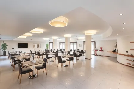 Hotel Napoleon Отели в г. Бра