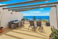 Meridian Alex Beach Apartments