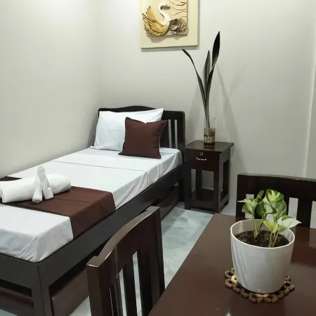Jmorino Pension House Palawan City Center