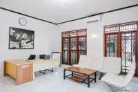 Griya Asri Guest House RedPartner - 2-Star