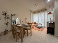 Premier 2-bedroom Lifeline apartment with free Parking - Хоумстей