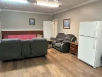 Spacious 3 bedroom apartment 3 miles from Wolf Creek Dam. Pet friendly!