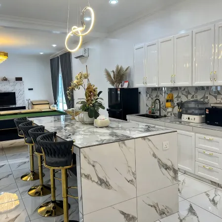 6 BR Villa w Private Swimming Pool Near Klang City