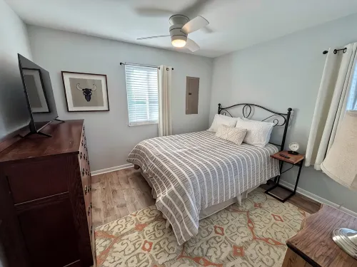 POOL, PARKING, 2BR 2 BA, walk to town! -  Habitaciones en casas particulares