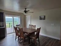 Just Like Home, brand new 2 bedroom rancher with full kitchen. - Homestays