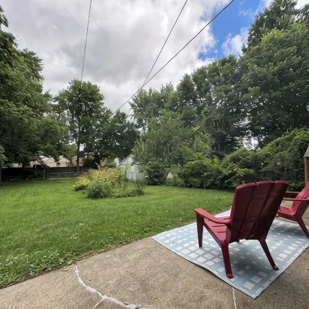 Modern 2BR Charmer Heart of BloNo