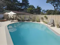 Monterey Peninsula Inn Hotels near Lover's Point Park