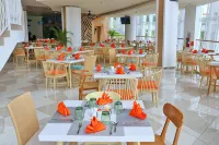 Harris Resort Barelang Batam - Aamiainen
