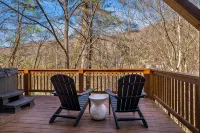 Cozy cabin in awesome Asheville, Hot tub, Fire pit, Dog friendly - Chalets