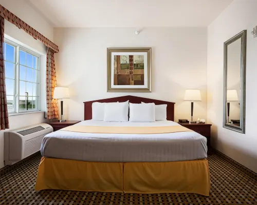 Days Inn & Suites by Wyndham Columbus NE Hotels in Platte County