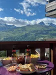 Bright, spacious apartment 100m from village center and ski lift - Homestays