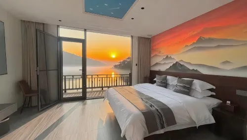 Huangshan Shexian Night Moor Xin'an Homestay (Xin'an River Gallery Scenic Area Branch) - 2-Star
