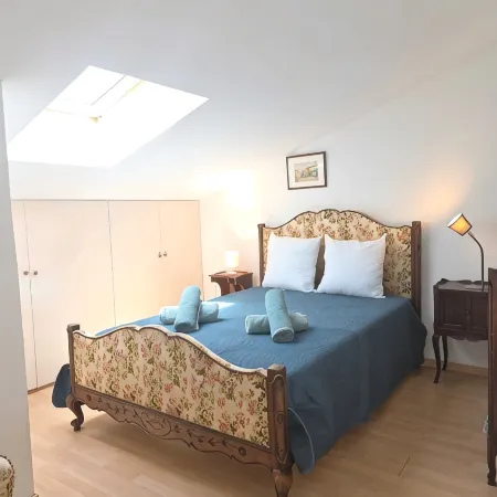 Beautiful 3-bedroom (sleeps 8) located on the seaside facing Porquerolles island
