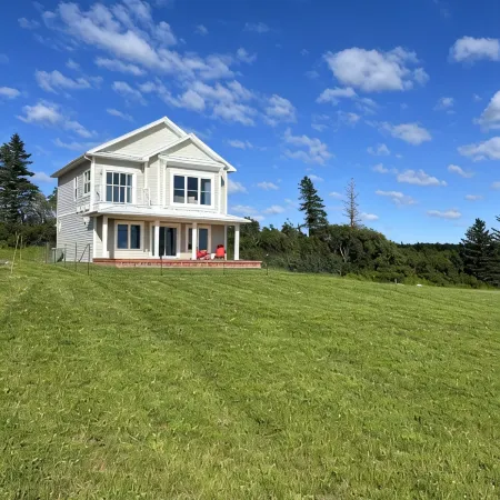 Bela Vista Getaway - Water views,  Dreamy Sunsets and Star Gazing. Pet-Friendly!