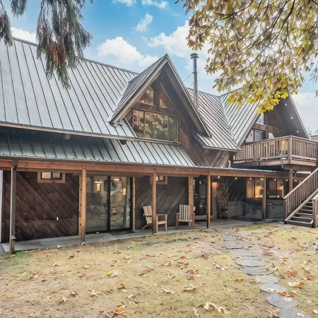 Creekside Retreat Near Olympic NP: Hot Tub, Sauna and Firepit